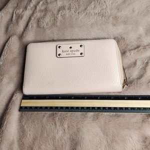 Kate Spade Continental zippered wallet